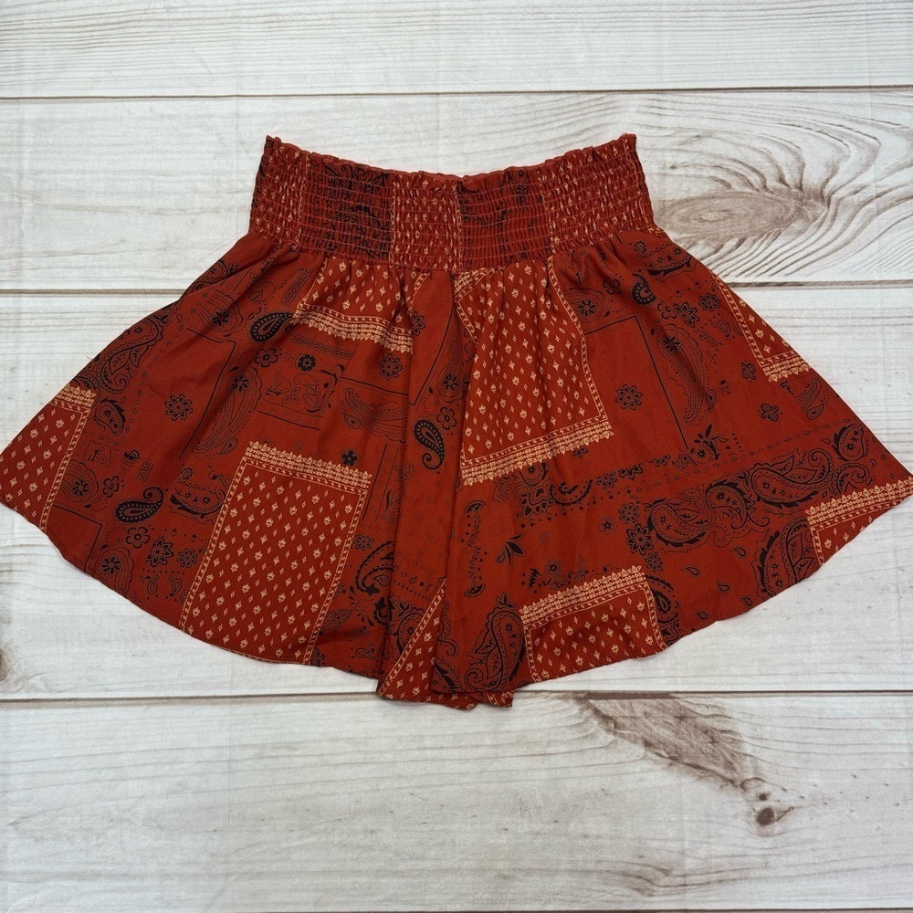 BUCKETLIST Shorts Rust Red Paisley Floral Patchwork Print Flowy Pleated Pockets - Picture 5 of 13